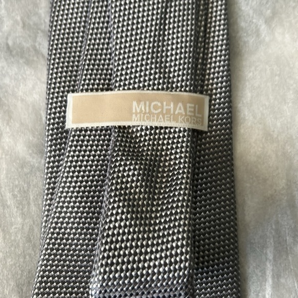 2 Pack Bundle Michael Kors Men's Tie - Picture 4 of 6